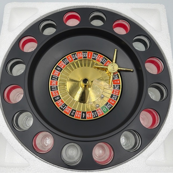 Drinking Roulette Set - Black and Red - Picture 2 of 9